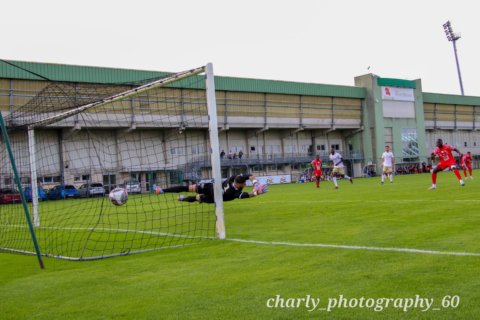 #Amical Plutôt prometteur