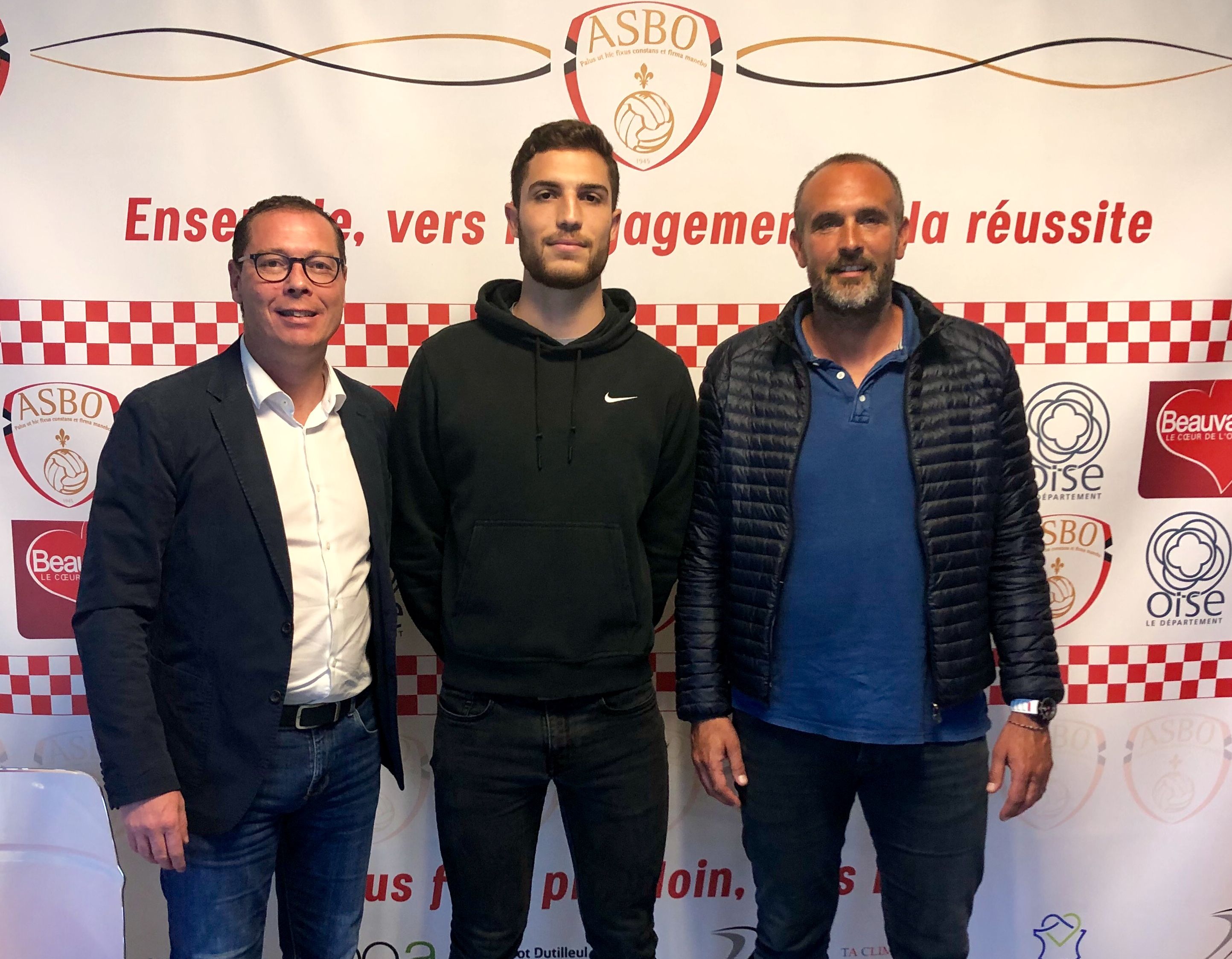 #Mercato Un défenseur arrive, trois nouvelles prolongations