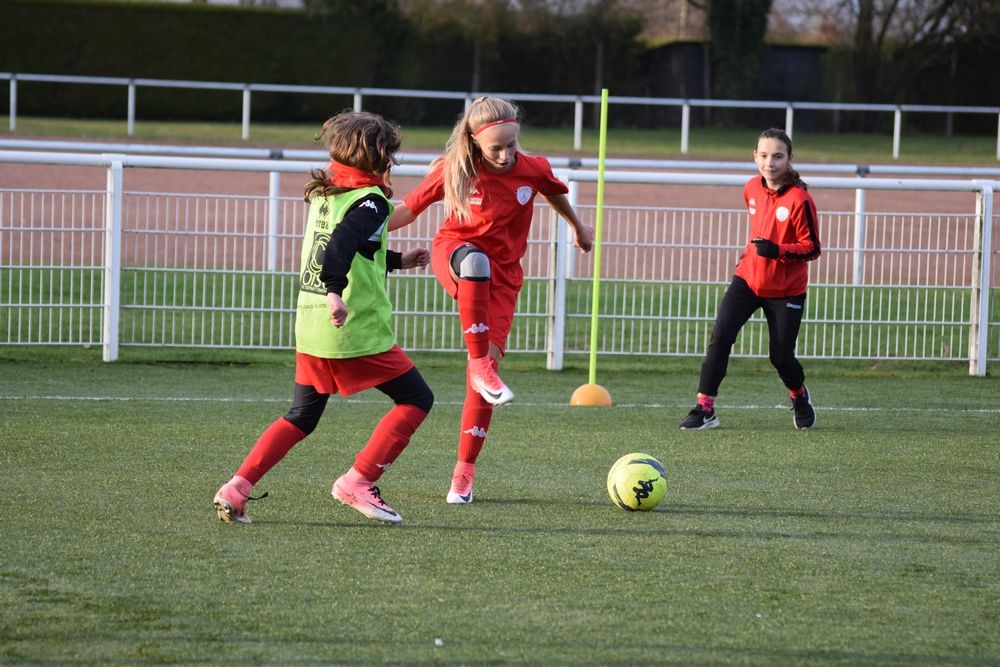 #Vacances Stage de découverte du foot féminin